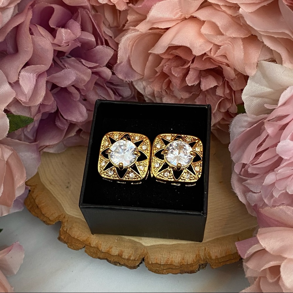 Elegant Rounded Square Gold Crystal Cufflinks - Picture 13 of 16